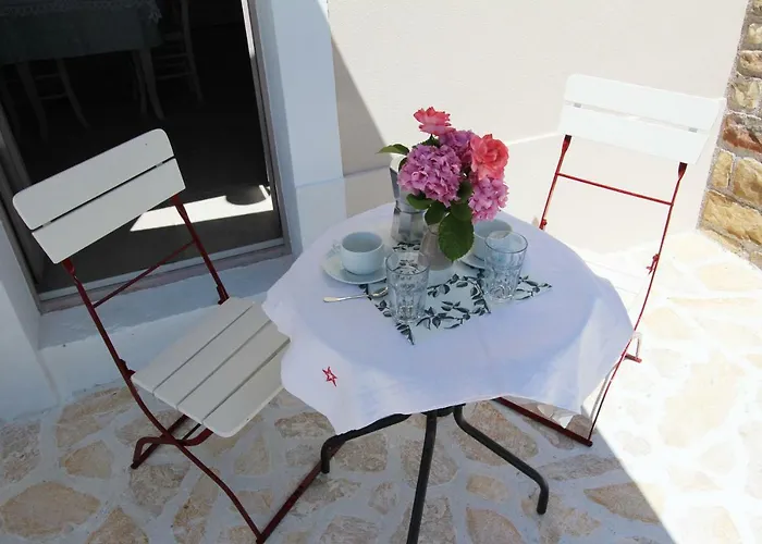 Flora Διαμέρισμα *